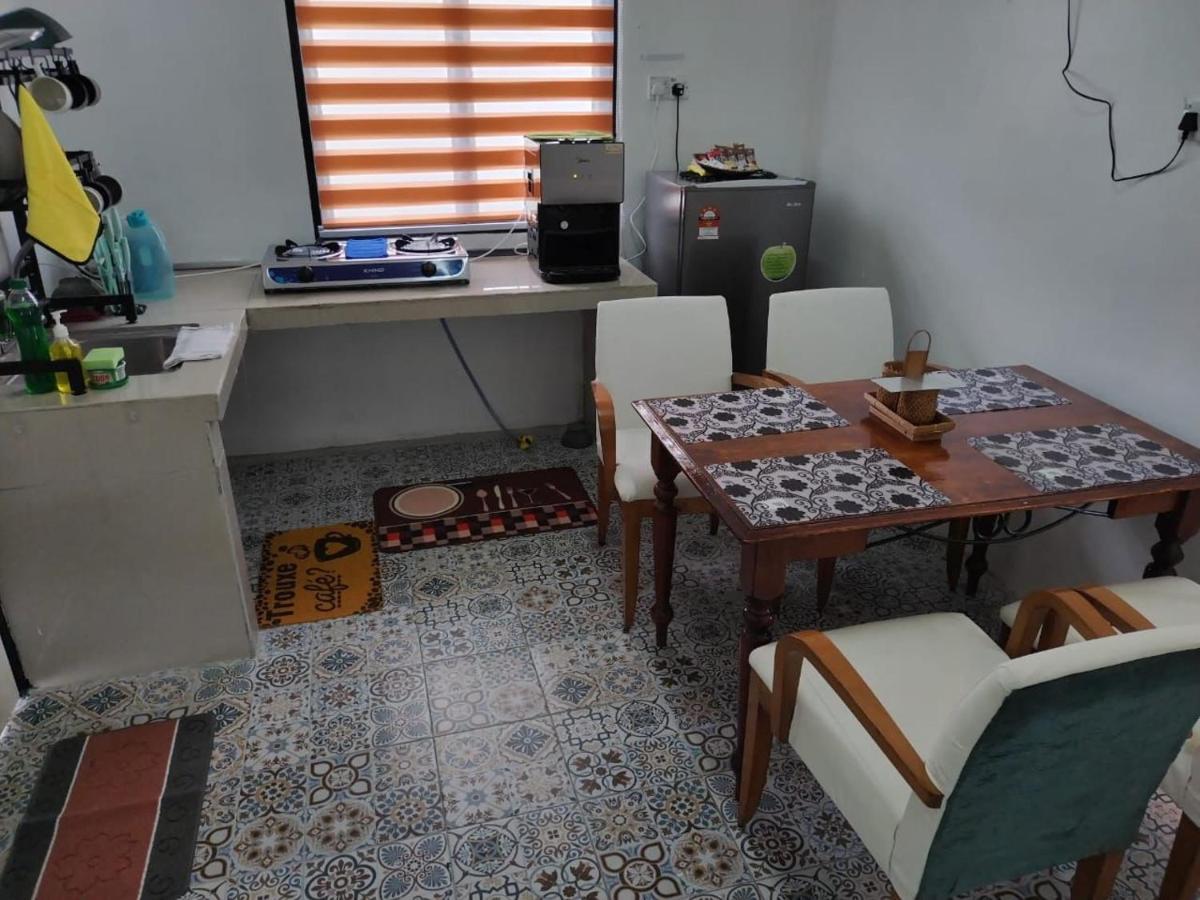 Homestay Embah Ros & Embah Lek Hutan Melintang 외부 사진